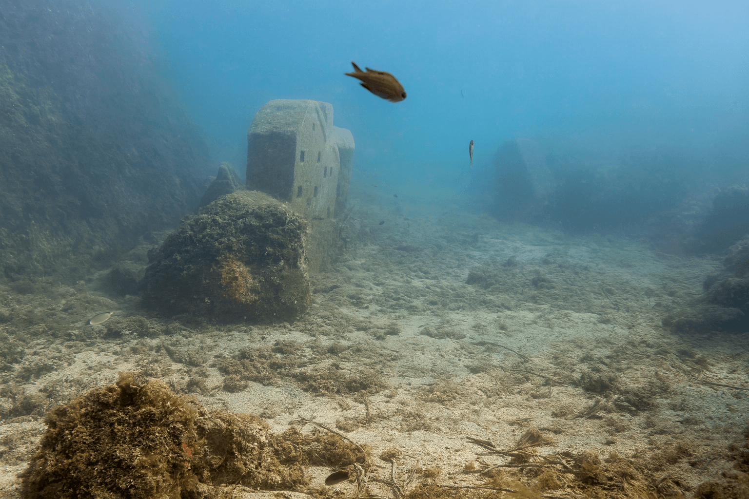 Scuba diving at La Fourmigue (Village sous-marin / Underwater Village) in Cannes